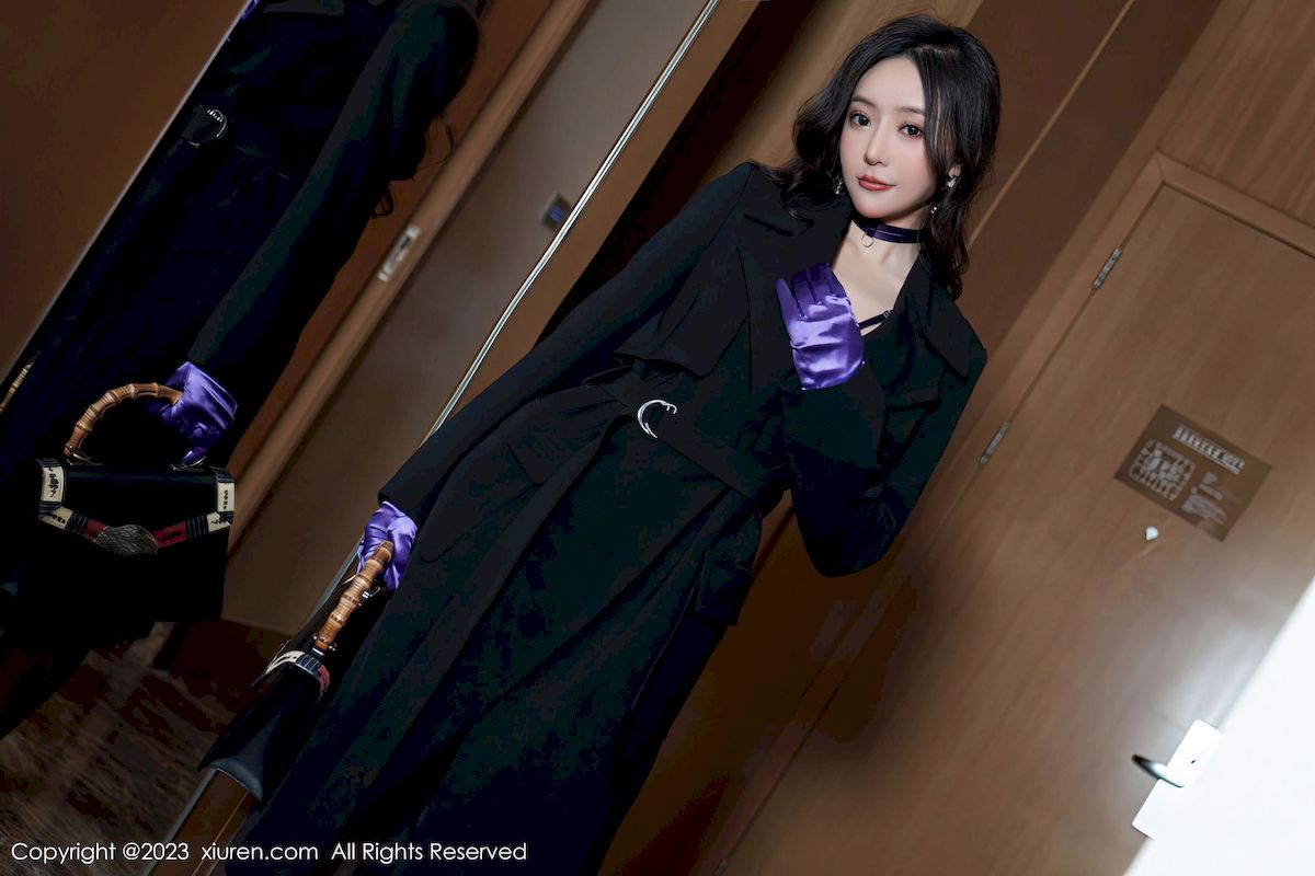 王馨瑶Yanni - 黑色外衣+情趣内衣性感写真