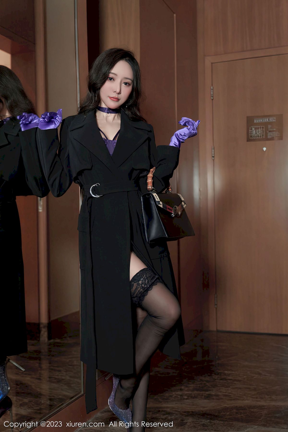 王馨瑶Yanni - 黑色外衣+情趣内衣性感写真