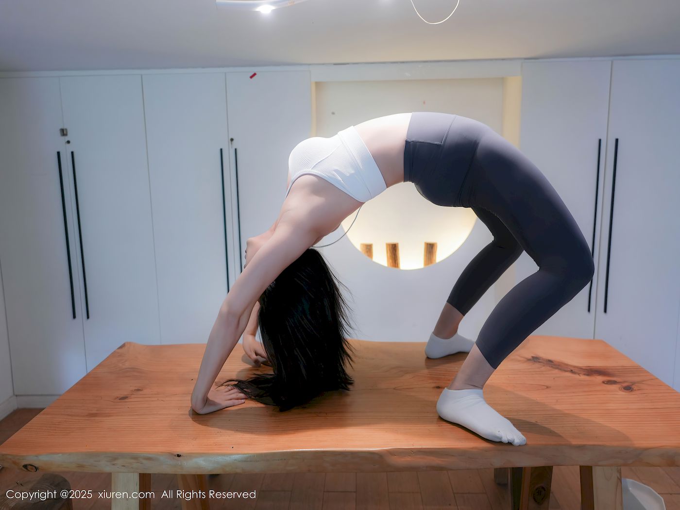 玫瑰我爱你白蓝瑜伽服性感写真