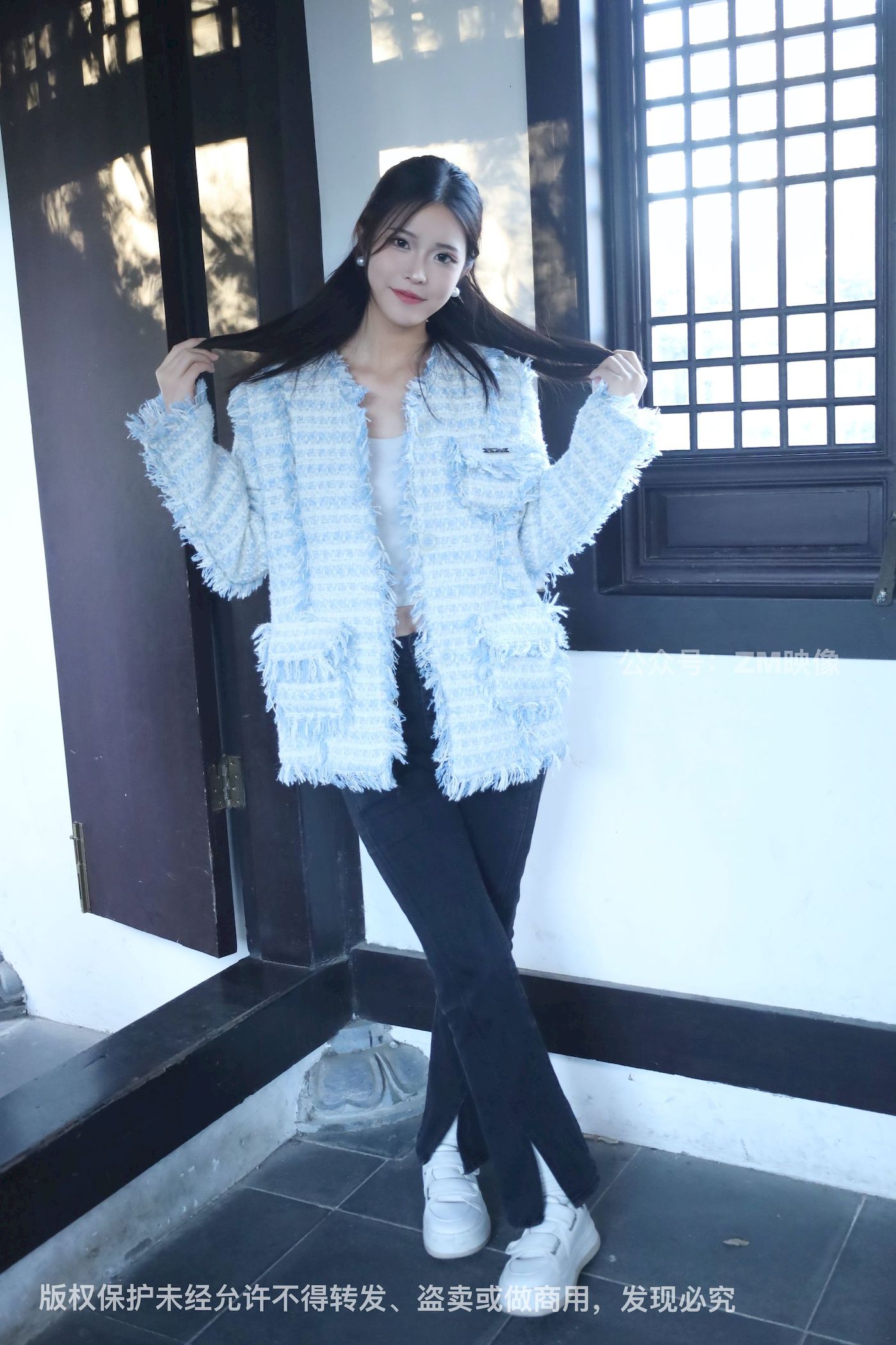 长发美女人面桃花园林序曲阳光写真