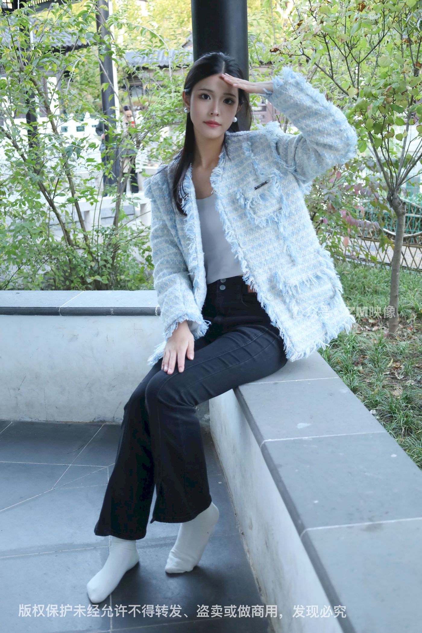 长发美女人面桃花园林序曲阳光写真