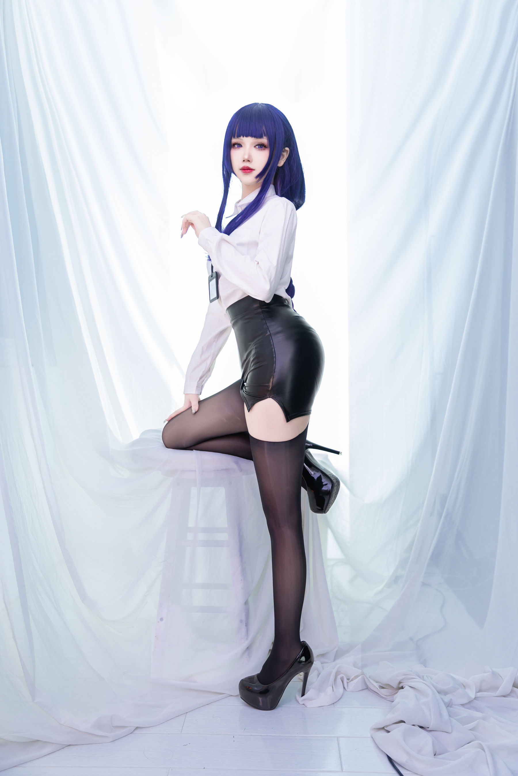 雪晴Astra白衬衫黑色短皮裙COS雷电将军