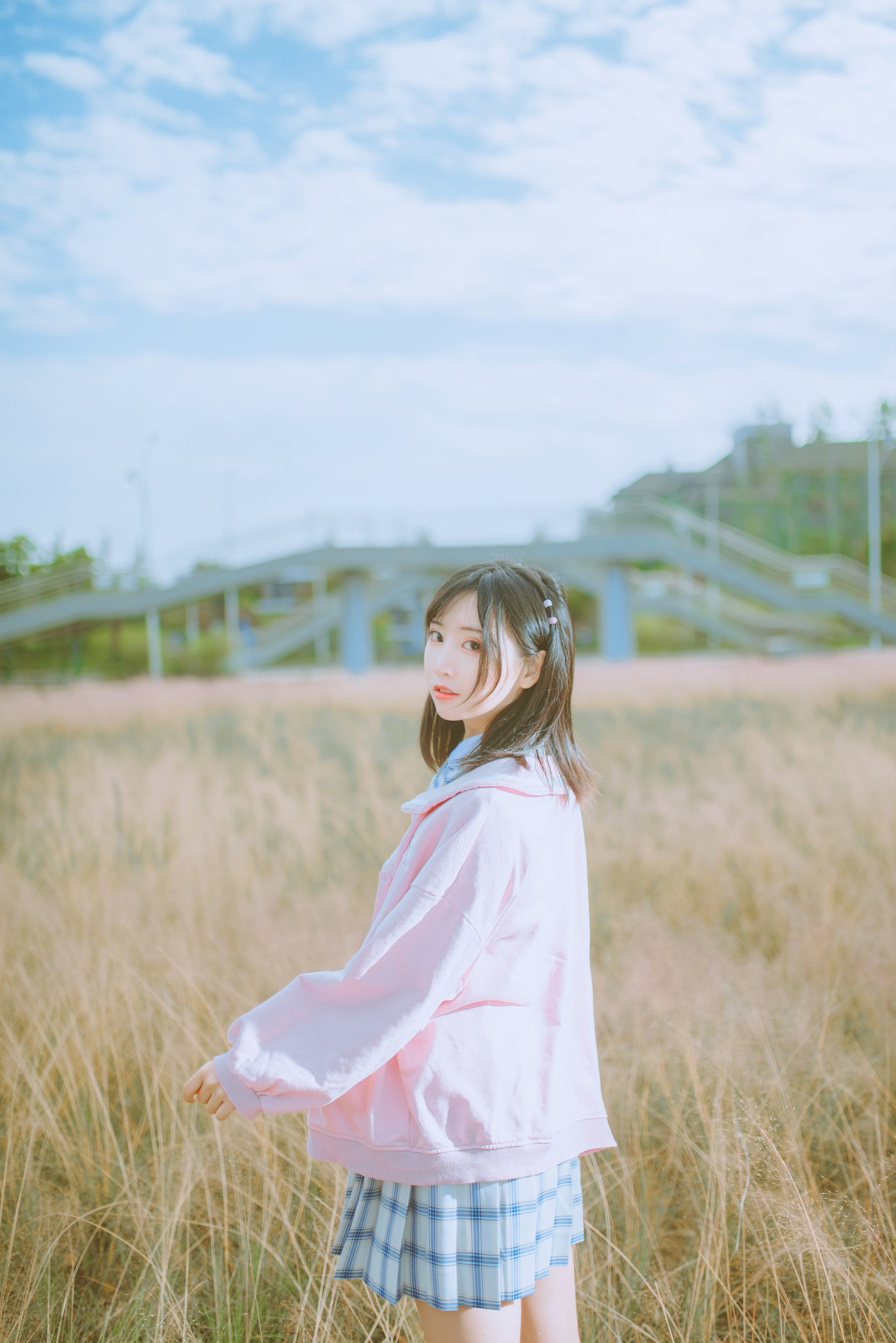 面饼仙儿JK制服粉黛草场景粉色风格