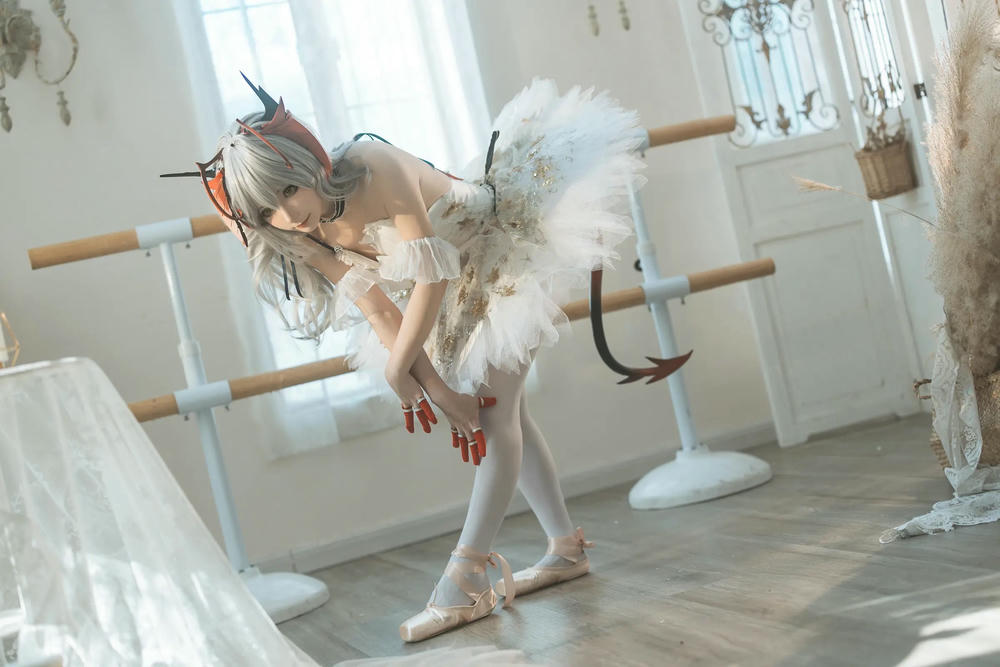 图片[10]-是三不是世w – 明日方舟 W 芭蕾【27P】 – COSPLAY-御萝部落